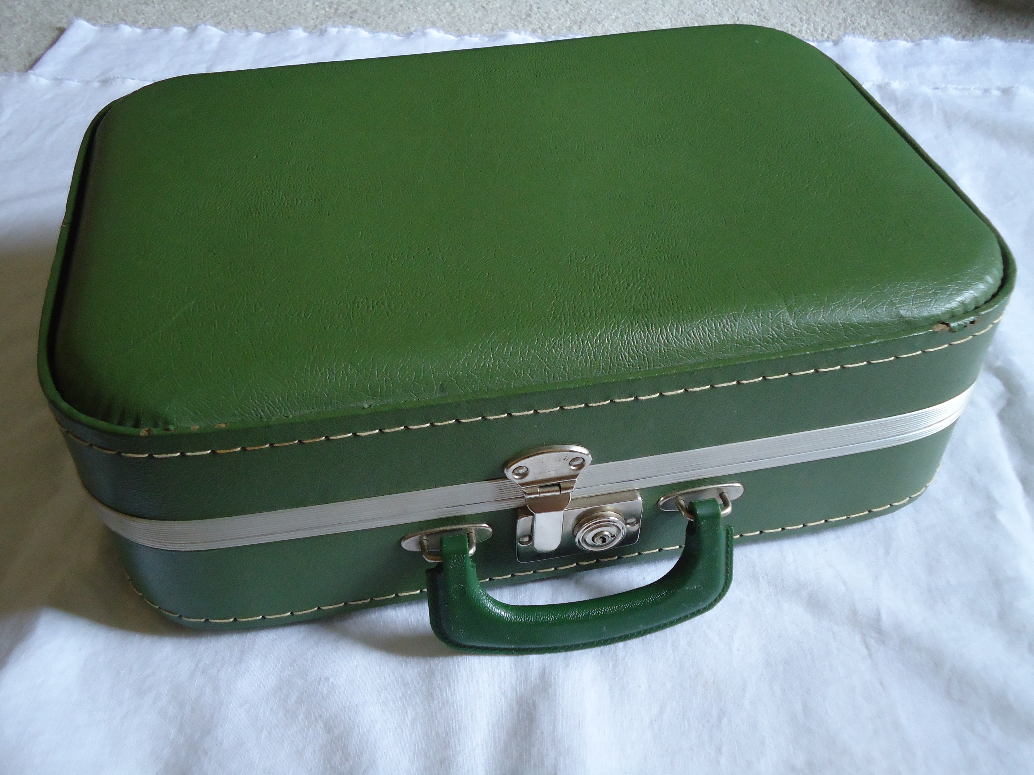 Small Vintage Suitcase 91
